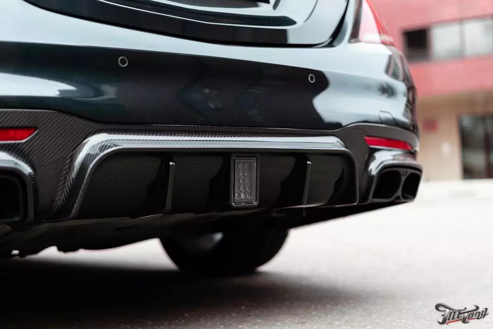 Mercedes S63AMG. Установка карбоновых элементов и выхлопа Brabus. Антихром. Антигравийная защита кузова. Apple TV.